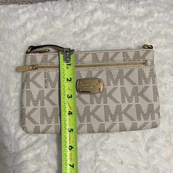 Michael Kors Large Logo Wristlet - Picture 14 of 15